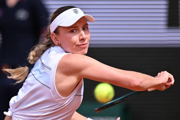 2025 Roland-Garros - Day 9 PARIS, FRANCE - JUNE 02: Ekaterina Alexandrova in action against Coco Gauff of United States during the Women s Singles Fourth Round match on Day Nine of the 2025 French Open at Roland Garros on June 02, 2025 in Paris, France. Mustafa Yalcin Anadolu Paris France. Editorial use only. Please get in touch for any other usage.  Copyright: x2025xAnadoluxMustafaxYalcinx