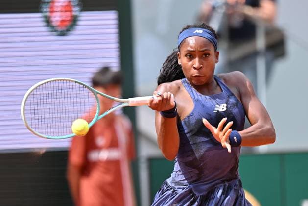 2025 Roland-Garros - Day 9 PARIS, FRANCE - JUNE 02: Coco Gauff of United States in action against Ekaterina Alexandrova during the Women s Singles Fourth Round match on Day Nine of the 2025 French Open at Roland Garros on June 02, 2025 in Paris, France. Mustafa Yalcin Anadolu Paris France. Editorial use only. Please get in touch for any other usage.  Copyright: x2025xAnadoluxMustafaxYalcinx