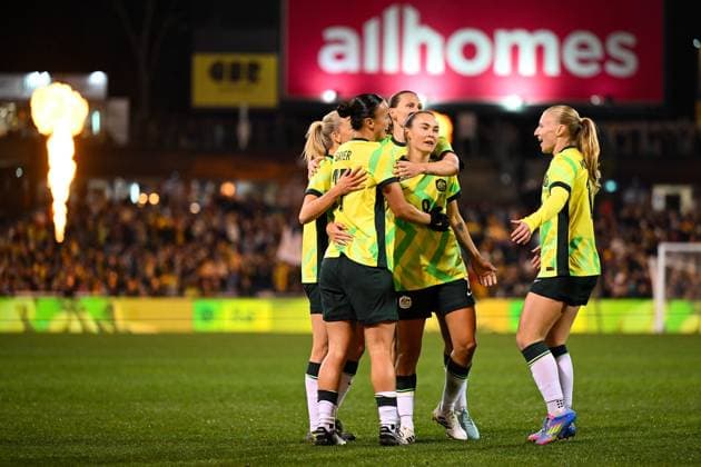 SOCCER AUSTRALIA ARGENTINA, Amy Sayer of Australia celebrates with team mates after scoring a goal during the Women s friendly international soccer match between Australia and Argentina at GIO Stadium in Canberra, Monday, June 2, 2025. ( NO ARCHIVING, EDITORIAL USE ONLY CANBERRA AUSTRALIAN CAPITAL TERRITORY AUSTRALIA  Copyright: xLUKASxCOCHx 20250602199704558758