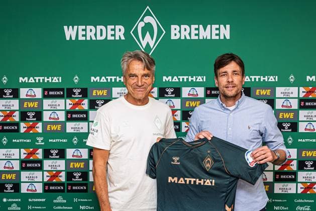 Sport Themen der Woche KW23 Sport Bilder des Tages GER, offizielle Vorstellung Horst Steffen (SV Werder Bremen Trainer); 02.06.2025, Pressekonferenzraum, Bremen, GER, offizielle Vorstellung Horst Steffen (SV Werder Bremen Trainer); im Bild picture shows Horst Steffen (SV Werder Bremen Trainer); zusammen mit Clemens Fritz (Geschäftsführer Fußball Werder Bremen); bei der Vorstellung in Bremen und anschliessender Mixedzone *** GER, official presentation Horst Steffen SV Werder Bremen coach 02 06 2025, press conference room, Bremen, GER, official presentation Horst Steffen SV Werder Bremen coach in the picture picture shows Horst Steffen SV Werder Bremen coach together with Clemens Fritz Managing Director Football Werder Bremen at the presentation in Bremen and subsequent mixed zone nordphotoxGmbHxx xKokenge nph00001
