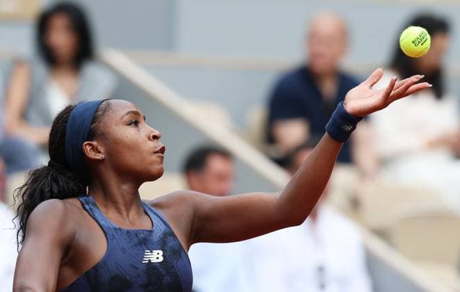 (250602) -- PARIS, June 2, 2025 -- Coco Gauff serves during the women s singles 4th round match against Ekaterina Alexandrova of Russia at the French Open tennis tournament at Roland Garros, Paris, France, June 2, 2025. ) (SP)FRANCE-PARIS-TENNIS-FRENCH OPEN-WOMEN S SINGLES GaoxJing 