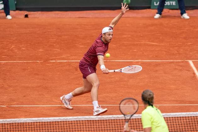 2025-06-02 2025 French Open PARIS, FRANCE - JUNE 2: Tallon Griekspoor of the Netherlands in action against Alexander Zverev of Germany during Day Nine of 2025 French Open at Roland Garros on June 2, 2025 in Paris, France. (Photo by Marleen Fouchier BSR Agency) Paris France Content not available for redistribution in The Netherlands directly or indirectly through any third parties. Copyright: xBSRxAgencyx