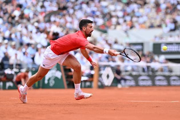 2025 Roland-Garros - Day 9 PARIS, FRANCE - JUNE 02: Novak Djokovic of Serbia competes with Cameron Norrie (not seen) of United Kingdom during the Men s Singles Fourth Round match on Day Nine of the 2025 French Open at Roland Garros on June 02, 2025 in Paris, France. Mustafa Yalcin Anadolu Paris France. Editorial use only. Please get in touch for any other usage.  Copyright: x2025xAnadoluxMustafaxYalcinx