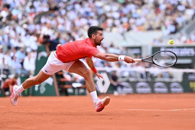 2025 Roland-Garros - Day 9 PARIS, FRANCE - JUNE 02: Novak Djokovic of Serbia competes with Cameron Norrie (not seen) of United Kingdom during the Men s Singles Fourth Round match on Day Nine of the 2025 French Open at Roland Garros on June 02, 2025 in Paris, France. Mustafa Yalcin Anadolu Paris France. Editorial use only. Please get in touch for any other usage.  Copyright: x2025xAnadoluxMustafaxYalcinx