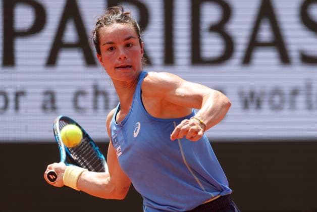 Lois Boisson of France in action French Open Tennis, Day Nine, Tennis, Roland Garros, Paris, France - 02 Jun 2025 EDITORIAL USE ONLY No use with unauthorised audio, video, data, fixture lists, club league logos or live services. Online in-match use limited to 120 images, no video emulation. No use in betting, games or single club league player publications. Copyright: xEllaxLing Shutterstockx 15335296j