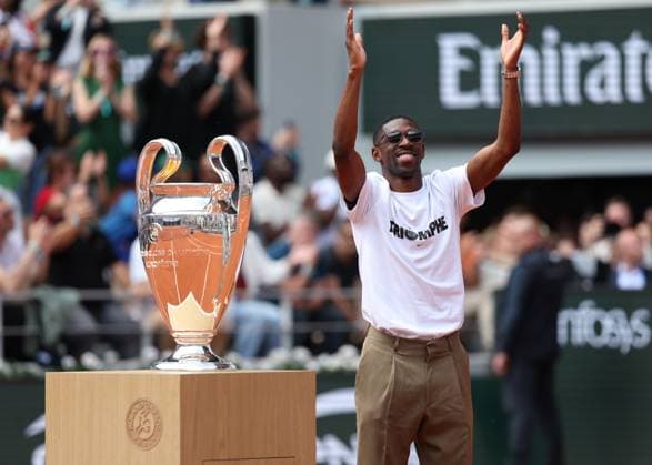 ROLAND GARROS 2025 Thierry Larret MAXPPP - PARIS (75) 02 06 2025 Thierry Larret Maxppp. Tennis. Roland Garros 2025. Internationaux de France de tennis. Stade Roland Garros, Paris (75). Le 2 juin 2025. Court Philippe Chatrier : Presentation de la coupe d Europe par Ousman DEMBELE, joueur du PSG. - Tennis. Roland Garros 2025. French Open tennis tournament. Roland Garros Stadium, Paris (75) PARIS (75) STADE ROLAND GARROS PARIS ILE DE FRANCE FRANCE  Copyright: xMAXPPPxThierryxLarretx TLR202506022250 TLR202506022250
