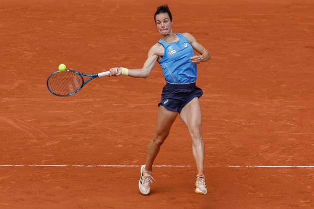 June 2, 2025, Paris, Paris, France: Lois Boisson (FRA) in action during the tennis Grand Slam of Roland Garros 2025, match between Lois Boisson (FRA) and Jessica Pegula (USA) at Roland Garros Stadium - on June 02 2025.Paris - France Paris France - ZUMAb253 20250602_zsp_b253_096 Copyright: xLoicxBaratouxx