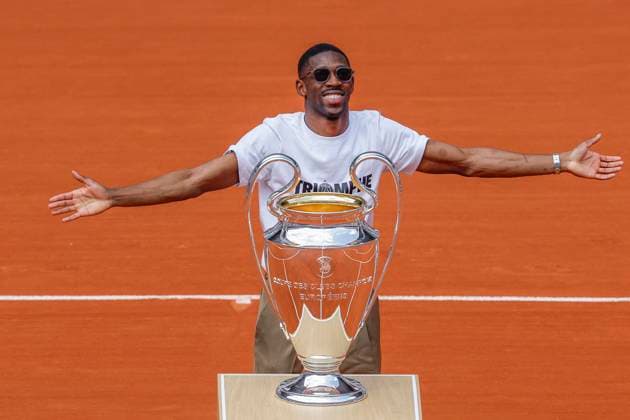 June 2, 2025, Paris, Paris, France: Ousmane Do mbo lo (PSG) presenting the ChampionÃ¢â‚¬â ¢s league cup trophy during the tennis Grand Slam of Roland Garros 2025, after the match between Lois Boisson (FRA) and Jessica Pegula (USA) at Roland Garros Stadium - on June 02 2025.Paris - France Paris France - ZUMAb253 20250602_zsp_b253_111 Copyright: xLoicxBaratouxx