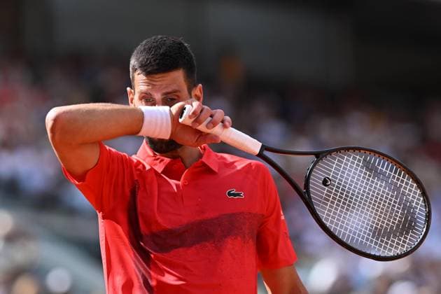 2025 Roland-Garros - Day 9 PARIS, FRANCE - JUNE 02: Novak Djokovic of Serbia competes with Cameron Norrie (not seen) of United Kingdom during the Men s Singles Fourth Round match on Day Nine of the 2025 French Open at Roland Garros on June 02, 2025 in Paris, France. Mustafa Yalcin Anadolu Paris France. Editorial use only. Please get in touch for any other usage.  Copyright: x2025xAnadoluxMustafaxYalcinx