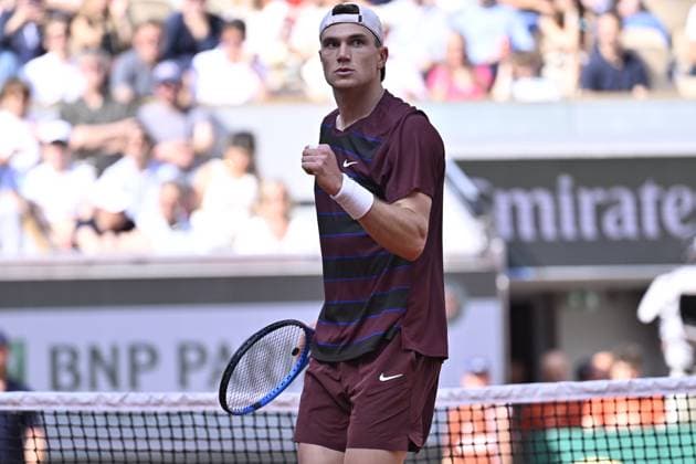 2025 Roland-Garros - Day 9 PARIS, FRANCE - JUNE 02: Alexander Bublik (not seen) of Kazakhstan competes with Jack Draper of Great Britain during the Men s Singles Fourth Round match on Day Nine of the 2025 French Open at Roland Garros on June 02, 2025 in Paris, France. Burak Akbulut Anadolu Paris France. Editorial use only. Please get in touch for any other usage.  Copyright: x2025xAnadoluxBurakxAkbulutx