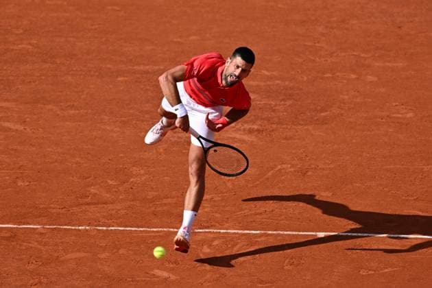 2025 Roland-Garros - Day 9 PARIS, FRANCE - JUNE 02: Novak Djokovic of Serbia competes with Cameron Norrie (not seen) of United Kingdom during the Men s Singles Fourth Round match on Day Nine of the 2025 French Open at Philippe-Chatrier court in Paris, France on June 02, 2025. Mustafa Yalcin Anadolu Paris France. Editorial use only. Please get in touch for any other usage.  Copyright: x2025xAnadoluxMustafaxYalcinx