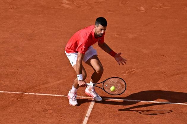 2025 Roland-Garros - Day 9 PARIS, FRANCE - JUNE 02: Novak Djokovic of Serbia competes with Cameron Norrie (not seen) of United Kingdom during the Men s Singles Fourth Round match on Day Nine of the 2025 French Open at Philippe-Chatrier court in Paris, France on June 02, 2025. Mustafa Yalcin Anadolu Paris France. Editorial use only. Please get in touch for any other usage.  Copyright: x2025xAnadoluxMustafaxYalcinx