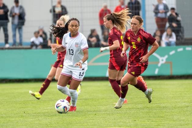 02 06 2025, xhfmx, Soccer U 23 Women International Match, Germany USA v l Caiya Hanks USA U23 is pursued by Lisanne Gräwe Germany U23 in a duel DFL DFB REGULATIONS PROHIBIT ANY USE OF PHOTOGRAPHS as IMAGE SEQUENCES and or QUASI VIDEO Pforzheim