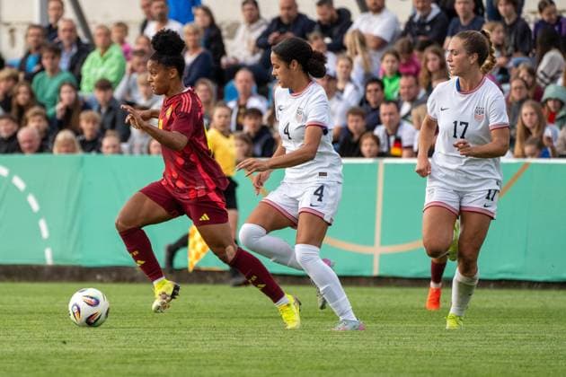 02 06 2025, xhfmx, Soccer U 23 Women International Match, Germany USA v l Shekiera Martinez Germany U23 prevails against Jordan Bugg USA U23 DFL DFB REGULATIONS PROHIBIT ANY USE OF PHOTOGRAPHS as IMAGE SEQUENCES and or QUASI VIDEO Pforzheim