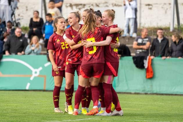 02 06 2025, xhfmx, Soccer U 23 Women International Match, Germany USA v l Nia Szenk Germany U23 , Vanessa Diehm Germany U23 , Sarah Mattner Trembleau Germany U23 cheer the 1 0 for Germany DFL DFB REGULATIONS PROHIBIT ANY USE OF PHOTOGRAPHS as IMAGE SEQUENCES and or QUASI VIDEO Pforzheim