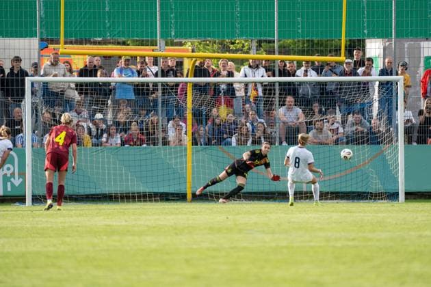 02 06 2025, xhfmx, Soccer U 23 Women International Match, Germany USA Korbin Albert USA U23 scores the 1 1 DFL DFB REGULATIONS PROHIBIT ANY USE OF PHOTOGRAPHS as IMAGE SEQUENCES and or QUASI VIDEO Pforzheim