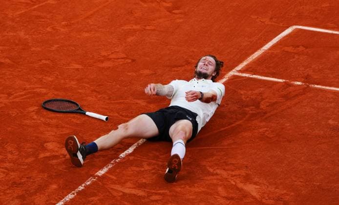 Alexander Bublik celebrates his win over Jack Draper French Open Tennis, Day Nine, Tennis, Roland Garros, Paris, France - 02 Jun 2025 EDITORIAL USE ONLY No use with unauthorised audio, video, data, fixture lists, club league logos or live services. Online in-match use limited to 120 images, no video emulation. No use in betting, games or single club league player publications. Copyright: xJavierxGarcia Shutterstockx 15335297cw
