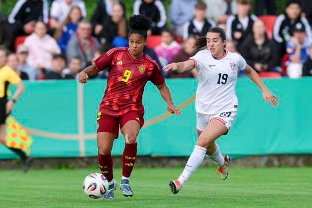 Shekiera Martinez Germany and Lauren Flynn USA battle for the ball, Friendly match, Germany vs USA U23, Kramski Arena on June 02, 2025 in Pforzheim, Germany Photo by Marco Steinbrenner DeFodi Images Shekiera Martinez Germany and Lauren Flynn USA battle for the ball, Friendly match, Germany vs USA U23, Kramski Arena, June 2, 2025 in Pforzheim, Germany Photo by Marco Steinbrenner DeFodi Images