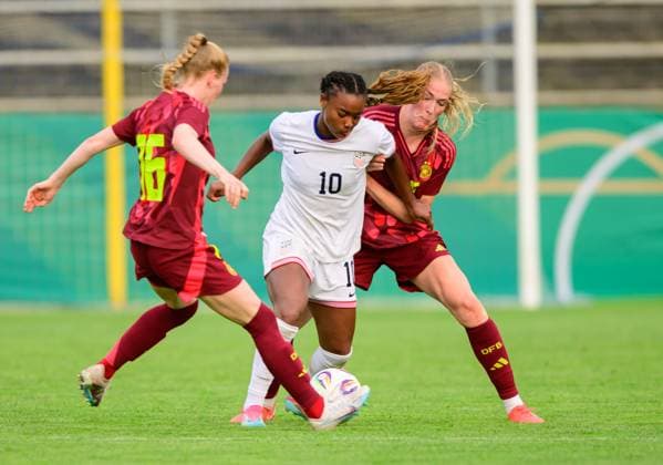 Jaedyn Shaw USA U23, 10 , vs Camilla Kuever Germany U23, 15 right,, Germany vs USA, Soccer, Women, U23 international, Test match, Season 2024 2025, 02 06 2025 Eibner Pressefoto Andreas Ulmer Germany vs USA, Soccer, Women, U23 international, Test match, Season 2024 2025, 02 06 2025 Pforzheim Copyright: xEibner-Pressefoto AndreasxUlmerx EP_AUR