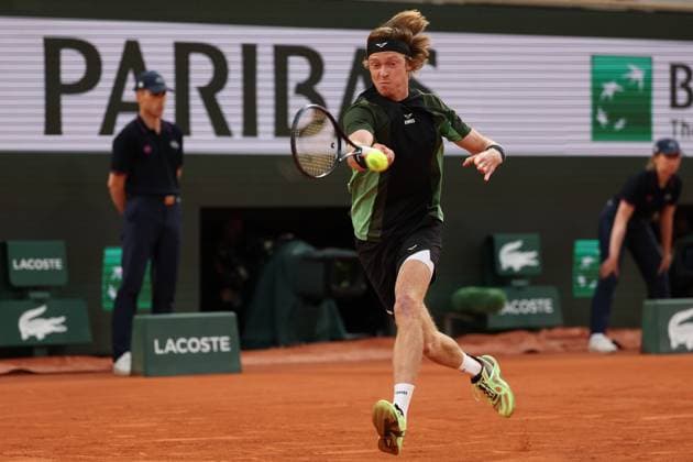 ROLAND GARROS 2025 Thierry Larret MAXPPP - PARIS (75) 02 06 2025 Thierry Larret Maxppp. Tennis. Roland Garros 2025. Internationaux de France de tennis. Stade Roland Garros, Paris (75). Le 2 juin 2025. Court Philippe Chatrier : Jannik SINNER (ITA) vs Andrey RUBLEV (RUS) PARIS (75) STADE ROLAND GARROS PARIS ILE DE FRANCE FRANCE  Copyright: xMAXPPPxThierryxLarretx TLR202506022763 TLR202506022763