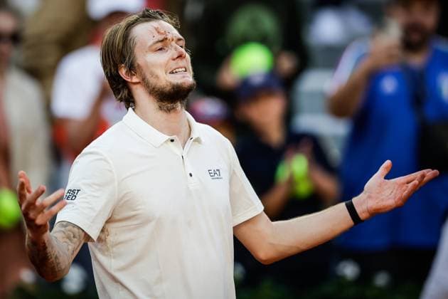 Sport Bilder des Tages June 2, 2025, Paris, France, France: Alexander BUBLIK of Kazakhstan celebrates his victory during the ninth day of Roland-Garros 2025, French Open 2025, Grand Slam tennis tournament at Roland-Garros Stadium on June 02, 2025 in Paris, France. Paris France - ZUMAm308 20250602_zsp_m308_030 Copyright: xMatthieuxMirvillex