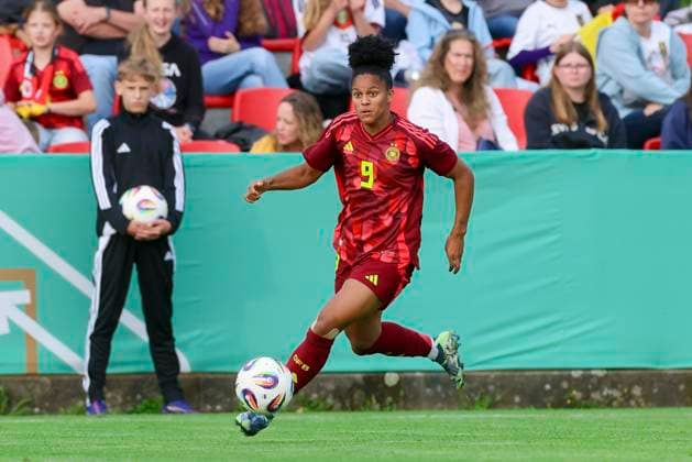 Shekiera Martinez Germany controls the ball, Friendly match, Germany vs USA U23, Kramski Arena on June 02, 2025 in Pforzheim, Germany Photo by Marco Steinbrenner DeFodi Images Shekiera Martinez Germany controls the ball, Friendly match, Germany vs USA U23, Kramski Arena, June 2, 2025 in Pforzheim, Germany Photo by Marco Steinbrenner DeFodi Images