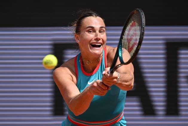 2025 Roland-Garros - Day 10 PARIS, FRANCE - JUNE 03: Belarus Aryna Sabalenka in action against against China s Zheng Qinwen during quarter-final women s singles match on day 10 of the French Open tennis tournament on Court Philippe-Chatrier at the Roland-Garros Complex in Paris on June 3, 2025. Mustafa Yalcin Anadolu Paris France. Editorial use only. Please get in touch for any other usage.  Copyright: x2025xAnadoluxMustafaxYalcinx