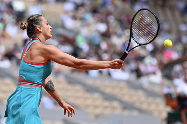 2025 Roland-Garros - Day 10 PARIS, FRANCE - JUNE 03: Aryna Sabalenka of Belarus competes against Zheng Qinwen (not seen) of China during her quarter-final women s singles match on day ten of the 2025 French Open on Court Philippe-Chatrier at the Roland-Garros Complex in Paris, France on June 03, 2025. Mustafa Yalcin Anadolu Ile-de-France France. Editorial use only. Please get in touch for any other usage.  Copyright: x2025xAnadoluxMustafaxYalcinx
