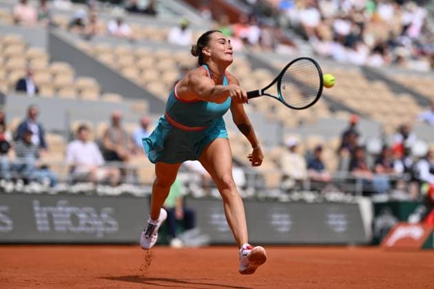 2025 Roland-Garros - Day 10 PARIS, FRANCE - JUNE 03: Aryna Sabalenka of Belarus competes against Zheng Qinwen (not seen) of China during her quarter-final women s singles match on day ten of the 2025 French Open on Court Philippe-Chatrier at the Roland-Garros Complex in Paris, France on June 03, 2025. Mustafa Yalcin Anadolu Ile-de-France France. Editorial use only. Please get in touch for any other usage.  Copyright: x2025xAnadoluxMustafaxYalcinx