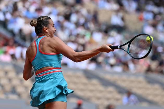 2025 Roland-Garros - Day 10 PARIS, FRANCE - JUNE 03: Aryna Sabalenka of Belarus competes against Zheng Qinwen (not seen) of China during her quarter-final women s singles match on day ten of the 2025 French Open on Court Philippe-Chatrier at the Roland-Garros Complex in Paris, France on June 03, 2025. Mustafa Yalcin Anadolu Ile-de-France France. Editorial use only. Please get in touch for any other usage.  Copyright: x2025xAnadoluxMustafaxYalcinx
