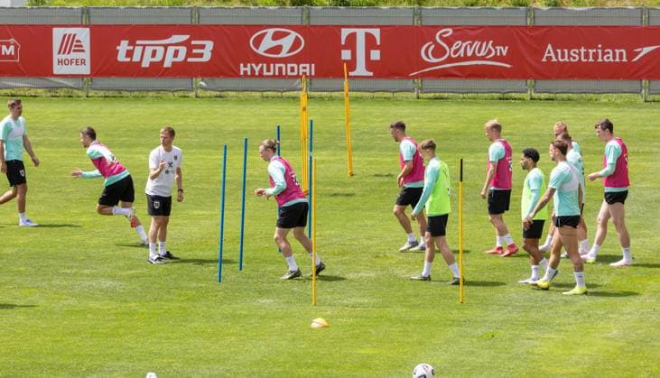 SOCCER - NL, AUT vs ROU SEEFELD,AUSTRIA,03.JUN.25 - SOCCER - UEFA Nations League, group stage, OEFB international match, Länderspiel, Nationalmannschaft Austria vs Romania, preview, training AUT. Image shows an overview with Team AUT.  GEPAxpictures xMichaelxKristen