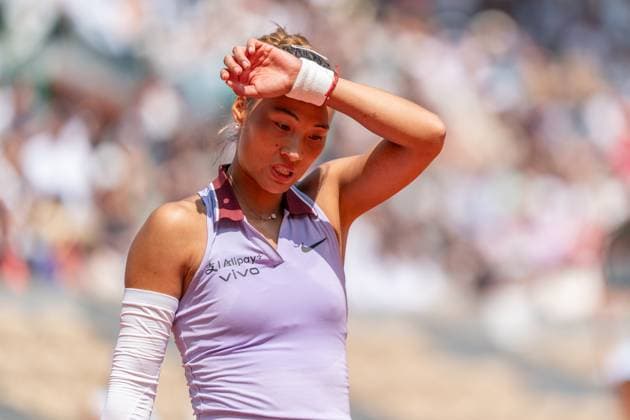 2025-06-03 French Open Roland Garros PARIS, FRANCE - JUNE 3: Qinwen Zheng of China during the French Open at Roland Garros on June 3, 2025 in Paris, France. Paris Roland Garros France Content not available for redistribution in The Netherlands directly or indirectly through any third parties. Copyright: xMarleenxFouchierx