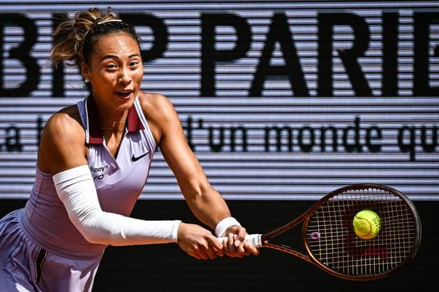 June 3, 2025, Paris, France, France: Qinwen ZHENG of China during the tenth day of Roland-Garros 2025, French Open 2025, Grand Slam tennis tournament at Roland-Garros Stadium on June 03, 2025 in Paris, France. Paris France - ZUMAm308 20250603_zsp_m308_003 Copyright: xMatthieuxMirvillex