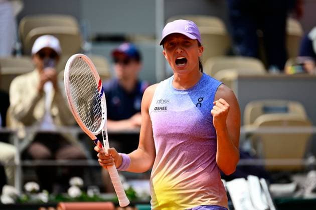 TENNIS : Roland Garros 2025 - Internationaux de France - 03 06 2025 Iga Swiatek ( POL ) celebrates during the 2025 French Open at Roland Garros on Juin 03, 2025 in Paris, France. ( Photo Dante Badano PSNewz ) - ParisFrance  Copyright: xx