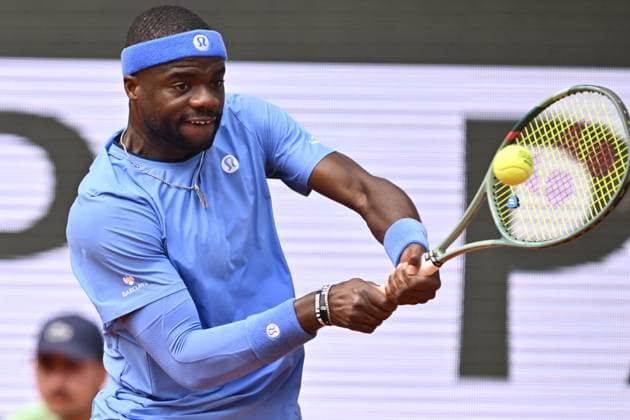 2025 Roland-Garros - Day 10 PARIS, FRANCE - JUNE 3: Frances Tiafoe of US in action against Lorenzo Musetti (not seen) of Italy during the Men s Singles Quarter-Final match on day ten of the 2025 French Open at Court Philippe-Chatrier in Paris, France on June 3, 2025. Burak Akbulut Anadolu Paris France. Editorial use only. Please get in touch for any other usage.  Copyright: x2025xAnadoluxBurakxAkbulutx