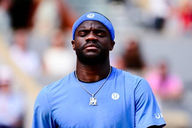 Sport Bilder des Tages TENNIS : Roland Garros 2025 - Internationaux de France - 03 06 2025 Frances Tiafoe ( USA ) looks dejected during the 2025 French Open at Roland Garros on Juin 03, 2025 in Paris, France. ( Photo Dante Badano PSNewz ) - ParisFrance  Copyright: xx