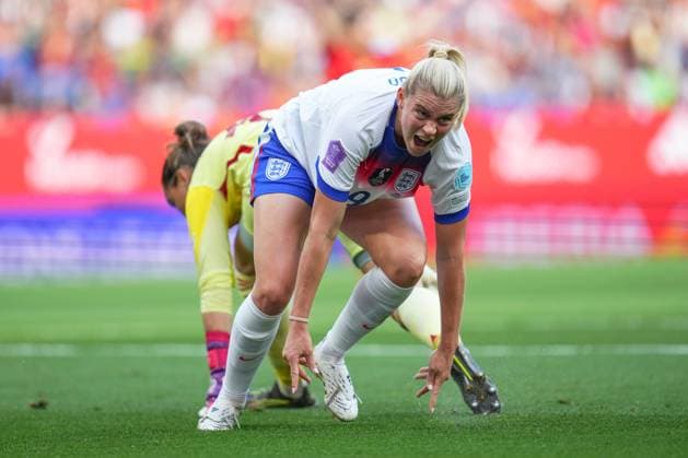 Alessia Russo of England celebrates scoring to make it 0-1 Spain Women v England Women, UEFA Women s Nations League - League A - Group 3, Football, RCDE Stadium, Barcelona, Spain - 03 Jun 2025 EDITORIAL USE ONLY No use with unauthorised audio, video, data, fixture lists, club league logos or live services. Online in-match use limited to 120 images, no video emulation. No use in betting, games or single club league player publications. Copyright: xBaguxBlanco Shutterstockx 15338013r