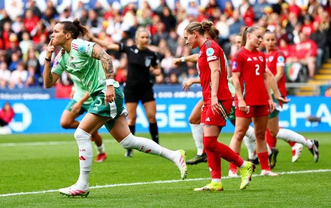 Football, Women, Nations League, Wales - Italy