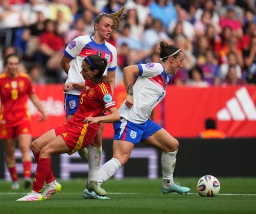 Aitana Bonmati of Spain and Lucy Bronze of England Spain Women v England Women, UEFA Women s Nations League - League A - Group 3, Football, RCDE Stadium, Barcelona, Spain - 03 Jun 2025 EDITORIAL USE ONLY No use with unauthorised audio, video, data, fixture lists, club league logos or live services. Online in-match use limited to 120 images, no video emulation. No use in betting, games or single club league player publications. Copyright: xBaguxBlanco Shutterstockx 15338013am