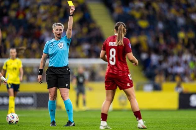 250603 Emma Snerle of Denmark receives a yellow card from referee Jana Adamkova during the Women s Nations League football match between Sweden and Denmark on June 3, 2025 in Stockholm Photo Joel Marklund BILDBYRAN kod JM JM0698 fotboll football soccer fotball nations league uefa womens nations league sverige sweden danmark denmark dam bbeng bbauto  Copyright: JOELxMARKLUND BB250603JM041