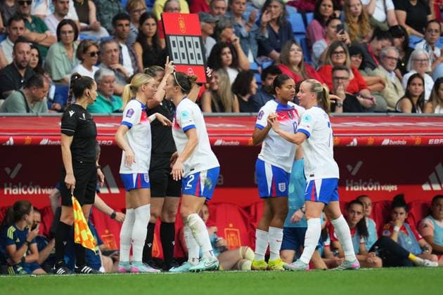 Chloe Kelly of England comes on as a substitute for Lucy Bronze Spain Women v England Women, UEFA Women s Nations League - League A - Group 3, Football, RCDE Stadium, Barcelona, Spain - 03 Jun 2025 EDITORIAL USE ONLY No use with unauthorised audio, video, data, fixture lists, club league logos or live services. Online in-match use limited to 120 images, no video emulation. No use in betting, games or single club league player publications. Copyright: xBaguxBlanco Shutterstockx 15338013bp