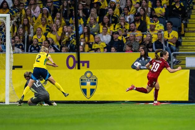 250603 goalkeeper Jennifer Falk and Jonna Andersson of Sweden look dejected while Janni Thomsen of Denmark celebrates after scoring 3 1 during the Women s Nations League football match between Sweden and Denmark on June 3, 2025 in Stockholm Photo Emma Wallskog BILDBYRAN COP 320 JM0698 fotboll football soccer fotball nations league uefa womens nations league sverige sweden danmark denmark dam bbeng depp jubel  Copyright: EMMAxWALLSKOG BB250603EW024