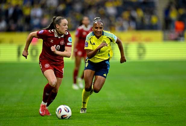 STOCKHOLM, SWEDEN 20250603 Denmarks Janni Thomsen with the ball is chased by Swedens Madelen Janogy during Tuesdays match between Sweden and Denmark in the Nations League, Womens Division A, Group 4, at Strawberry Arena STOCKHOLM SWEDEN x10050x  Copyright: xPontusxLundahl TTx NATIONS LEAGUE SVERIGE-DANMARK