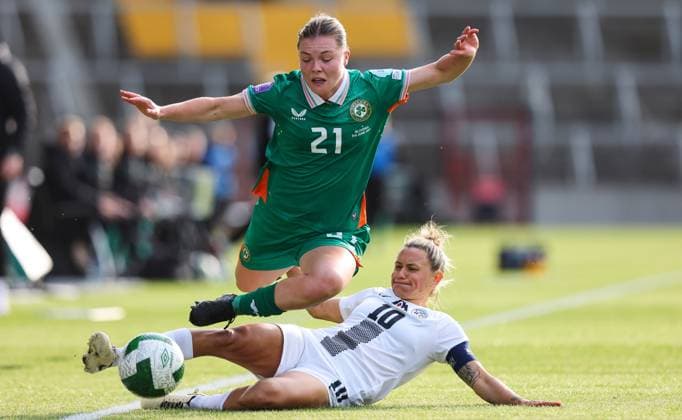UEFA Women s Nations League 2025, Pairc Ui Chaoimh, Cork 3 6 2025 Republic of Ireland WNT vs Slovenia Ireland™s Emily Murphy with Dominika ÄaonÄ of Slovenia Emily Murphy with Dominika ÄaonÄ 3 6 2025  Copyright: x INPHO RyanxByrnex RB1_2628