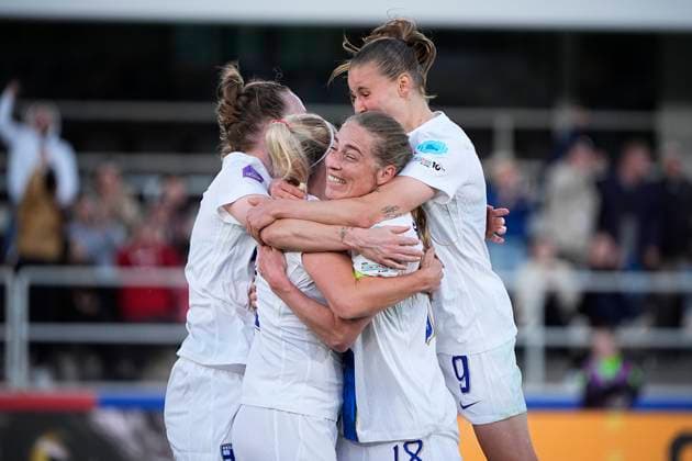 Nea Lehtola of Finland celebrating a goal with team mites during the UEFA Women s Nations League match between Finland and Serbia at the Helsinki Olympic Stadium on 3rd June 2025 in Helsinki, Finland. (Kalle Parkkinen Newspix24)  Copyright: xKALLExPARKKINENx NP24kp0022