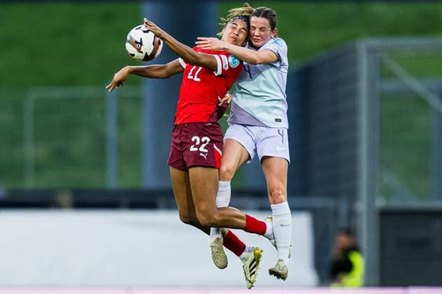 250603 Sydney Schertenleib of Switzerland and Tuva Hansen of Norway during the UEFA Women™s Nations League football match between Switzerland and Norway on June 3, 2025 in Sion Photo Marius Simensen BILDBYRAN COP 238 bbeng dam football fotball fotball norge norway soccer sveits switzerland uefa women s nations league  Copyright: MARIUSxSIMENSEN BB250603BB605