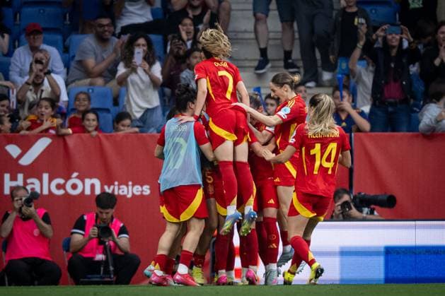 Claudia Pina Spain celebrates after scoring her team s goal during a Women s Nations League match between Spain and England at Stage Front Stadium in Barcelona, Barcelona, Spain, on June 03 2025 Photo by Felipe Mondino Copyright: x@FELIPExMONDINOx