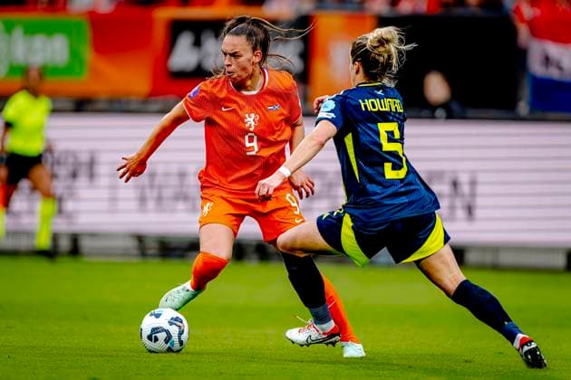 Netherlands forwarder Romee Leuchter, Scotland defender Sophie Howard during the match Netherlands Scotland women at the Koning Willem II stadium for the UEFA Nations League women season 2024 2025 in TILBURG, Netherlands on 3 june 2025, photo by Marcel van Dorst EYE4images DeFodi Images