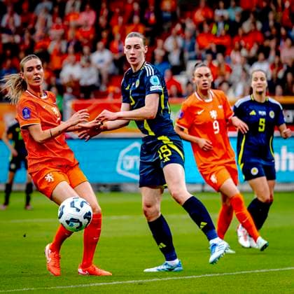 Netherlands midfielder Jill Roord, Scotland defender Jenna Clark during the match Netherlands Scotland women at the Koning Willem II stadium for the UEFA Nations League women season 2024 2025 in TILBURG, Netherlands on 3 june 2025, photo by Marcel van Dorst EYE4images