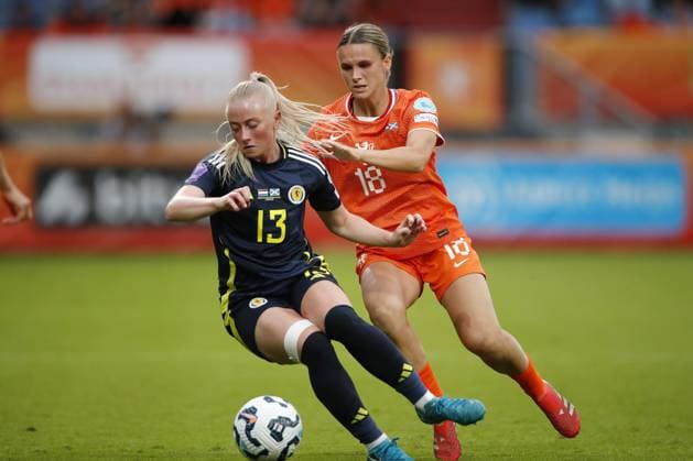 TILBURG - (l-r) Freya Gregory of Scotland ,Kerstin Casparij of Holland during the Nations League match between the Netherlands and Scotland at the Koning Willem II Stadium on June 3, 2025 in Tilburg, Netherlands. ANP BART STOUTJESDIJK xVIxANPxSportx xxANPxIVx 529247716 originalFilename: 529247716.jpg